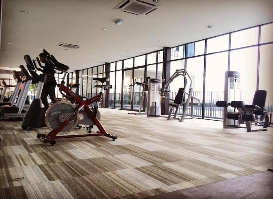 Francesco Suite - Trefoil Setia Alam-Near Setia City Mall & Setia Convention Centre מראה חיצוני תמונה