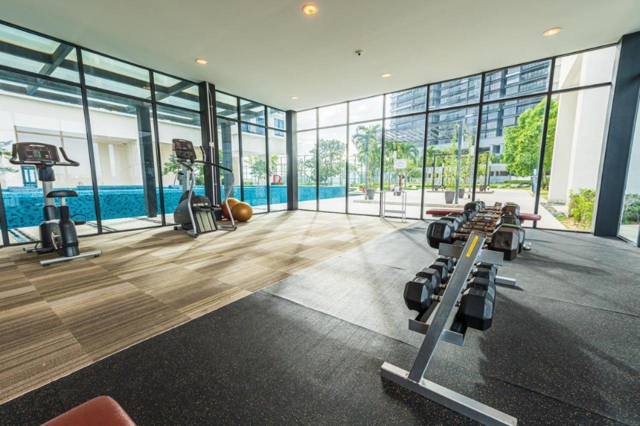 Francesco Suite - Trefoil Setia Alam-Near Setia City Mall & Setia Convention Centre מראה חיצוני תמונה